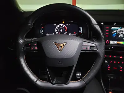 CUPRA Ateca 2.0 TSI 300 ch 4Drive — SUV haute performance, entretien récent, toit panoramique — dettaglio