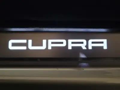 CUPRA Ateca 2.0 TSI 300 ch 4Drive — SUV haute performance, entretien récent, toit panoramique — Miniatura 11