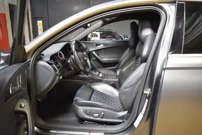 Audi RS6 Avant — Berline sport V8 560 ch, première main, historique complet — Miniature 13