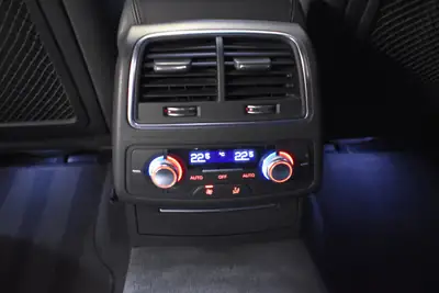 Audi RS6 Avant — Berline sport V8 560 ch, première main, historique complet — Miniature 19