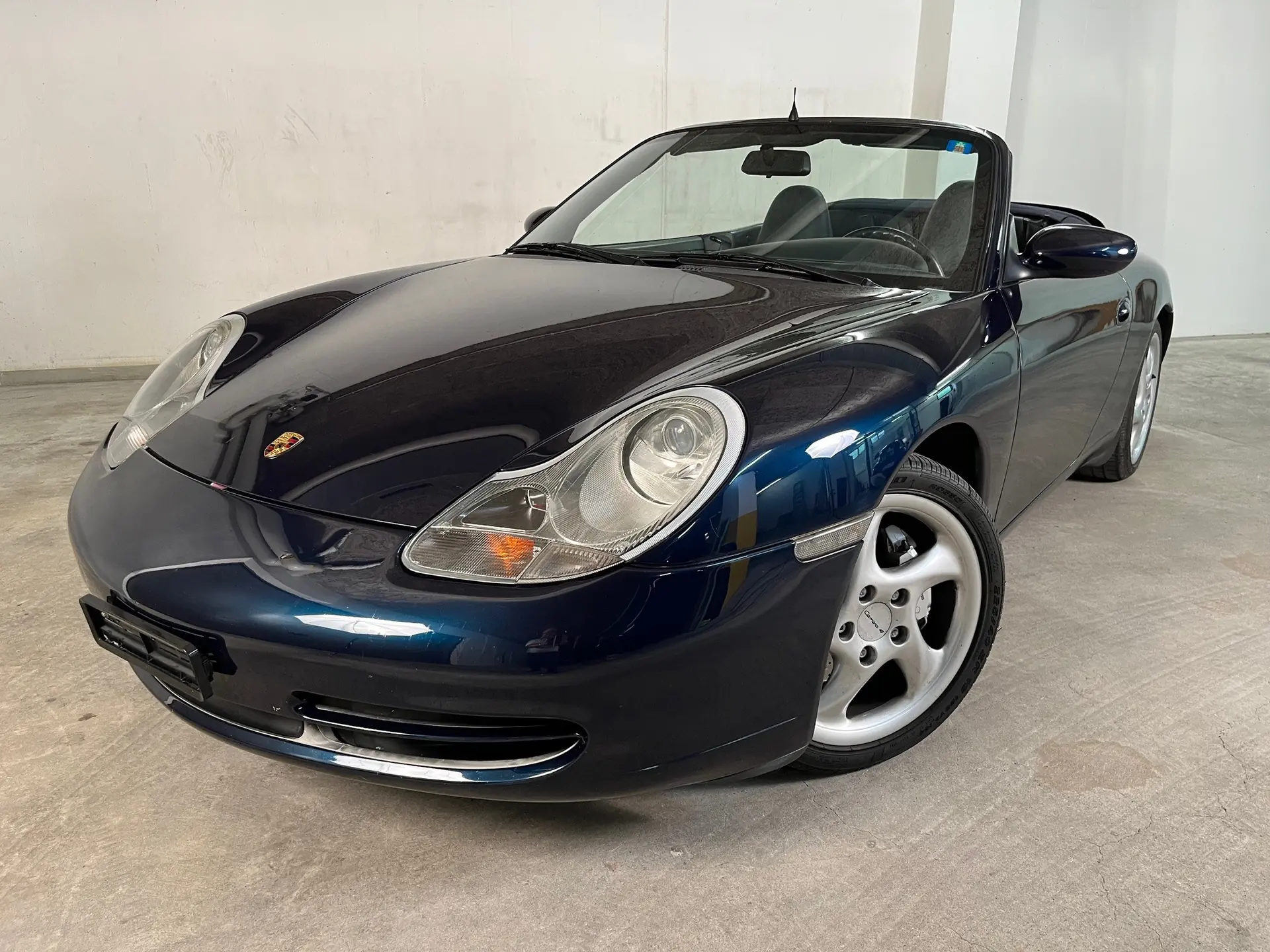 Porsche 911 Carrera 4 Cabrio 996 — 300 PS, Boîte manuelle, État impeccable — vista esterna