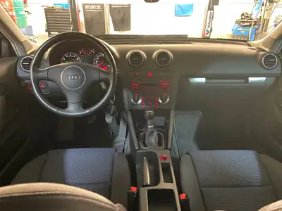 Audi A3 2.0 FSI Ambiente — Coupé sportif 3 portes, 150 ch et seulement 82 000 km — Armaturenbrett