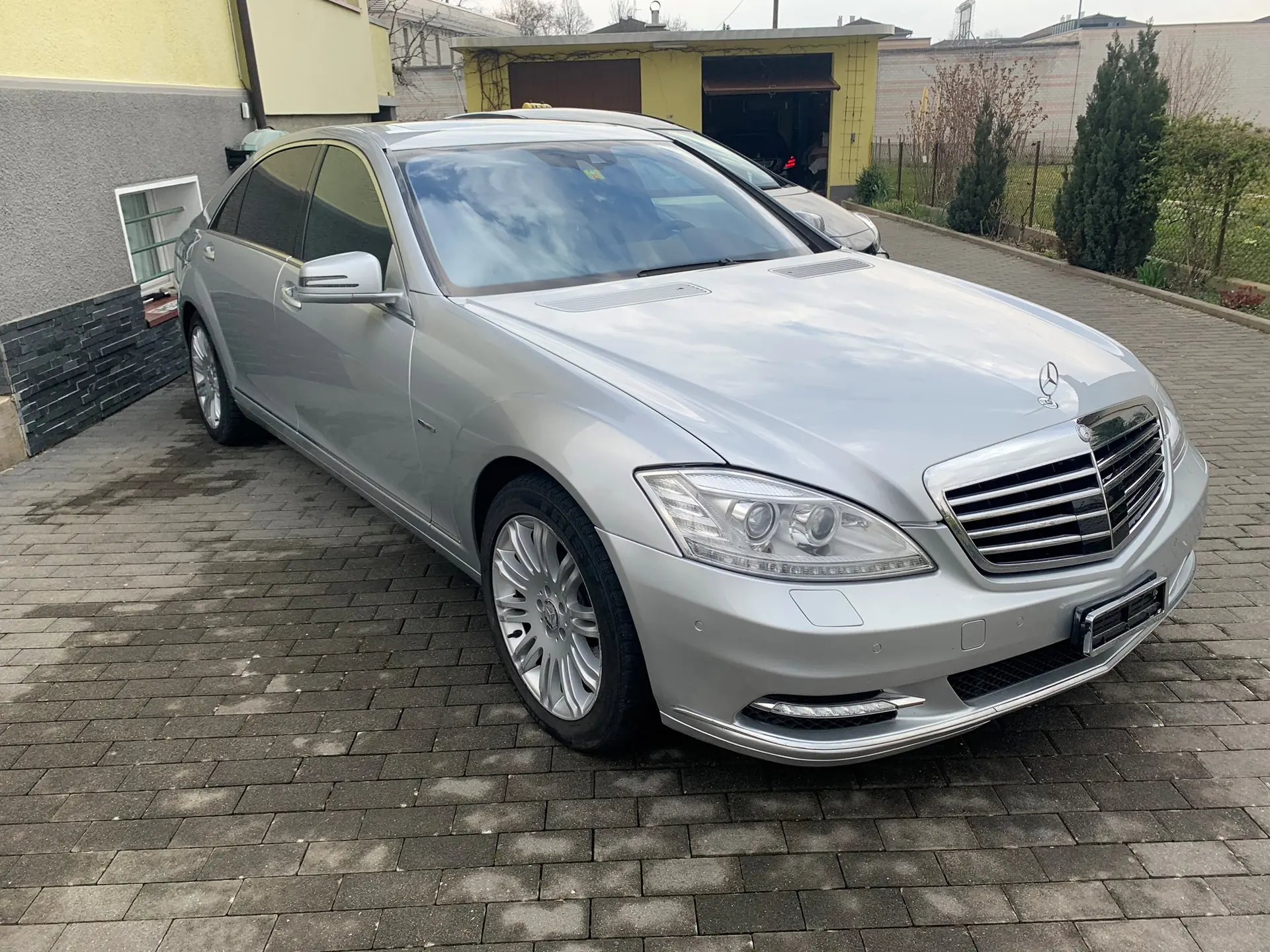 Mercedes-Benz S 400 Hybrid L — Berline prestige hybride, 140'000 km, traction arrière — Außenansicht