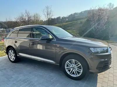 Audi Q7 3.0 TDI quattro — SUV premium 7 places, 42'000 km seulement — vista esterna