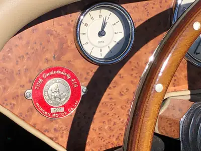 Morgan 70th Anniversary 4/4 — Cabriolet britannique de légende, rare et impeccablement entretenu — intérieur