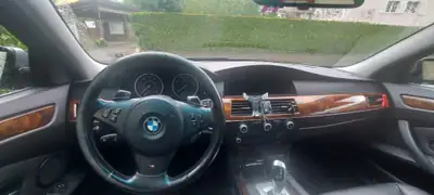 BMW 535i Touring E61 — Break sportif biturbo, 306 ch, sans accident — Innenraum