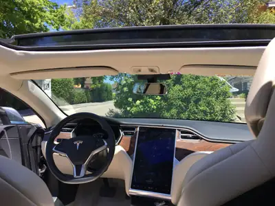 Tesla Model S 100 D — Berline électrique haute performance, AWD et Autopilot — dettaglio