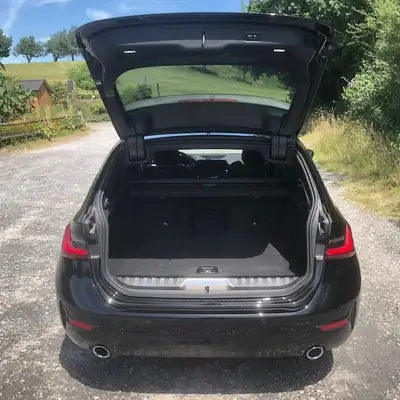BMW 330e xDrive Touring Steptronic — Hybride rechargeable, 7000 km seulement — Armaturenbrett