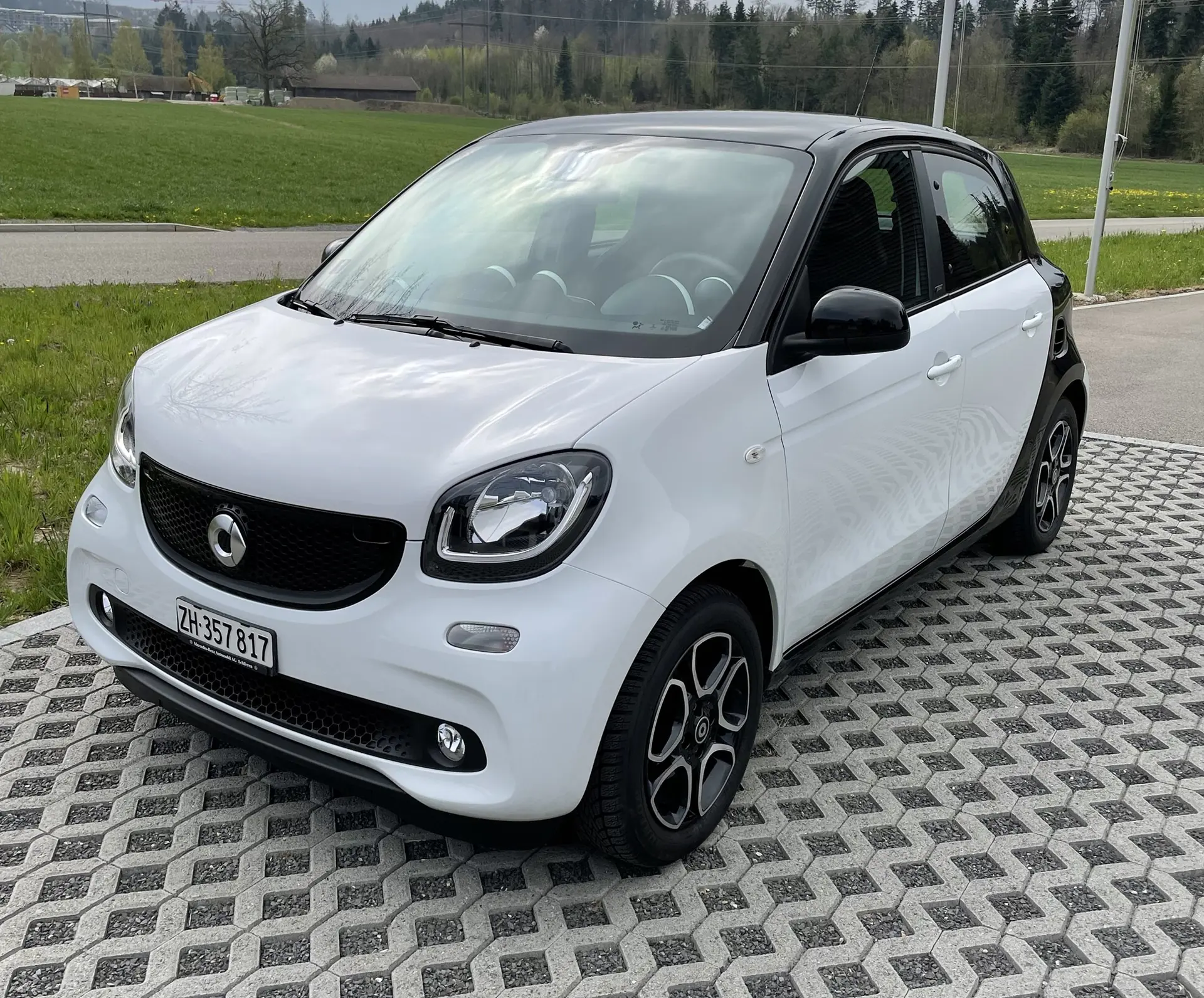 Smart Forfour Prime 2015 — Citadine compacte et économe, 75'000 km — Außenansicht
