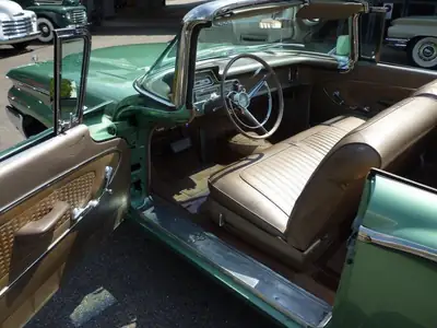 Ford Mercury Monterey Convertible 1960 — L'icône décapotable américaine, 284 ch — tableau de bord
