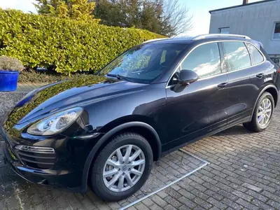Porsche Cayenne S — SUV sportif de prestige, 400 ch et équipement premium — exterior view