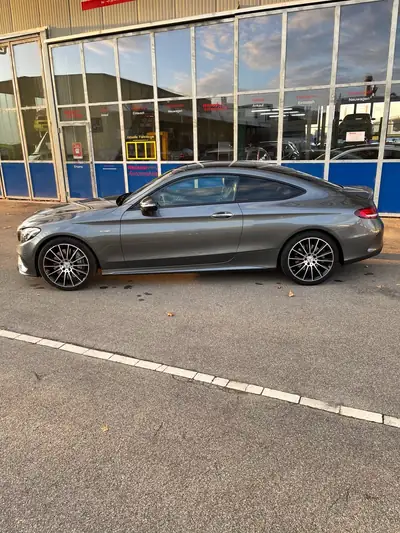 Mercedes-Benz C 43 AMG Coupé — Performance 367 ch, Transmission intégrale 4Matic — fianco