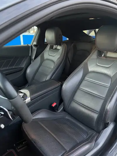 Mercedes-Benz C 43 AMG Coupé — Performance 367 ch, Transmission intégrale 4Matic — cruscotto