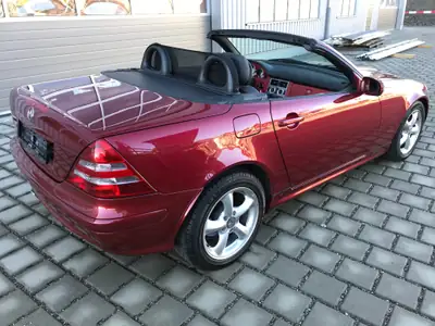 Mercedes-Benz SLK 200 Kompressor — Roadster sportif compressé, 47'000 km seulement — interni
