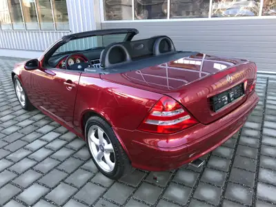 Mercedes-Benz SLK 200 Kompressor — Roadster sportif compressé, 47'000 km seulement — Miniatura 17