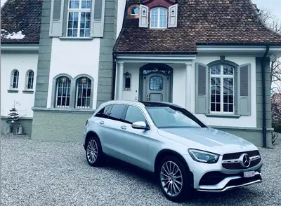 Mercedes-Benz GLC 200 4Matic — SUV hybride mild, 45'000 km seulement — vista esterna