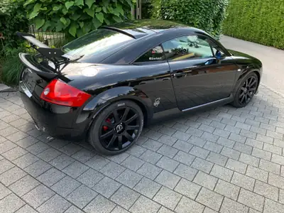 Audi TT Coupé 1.8T Quattro — Sportive iconique, 270 ch de pure adrénaline — Innenraum