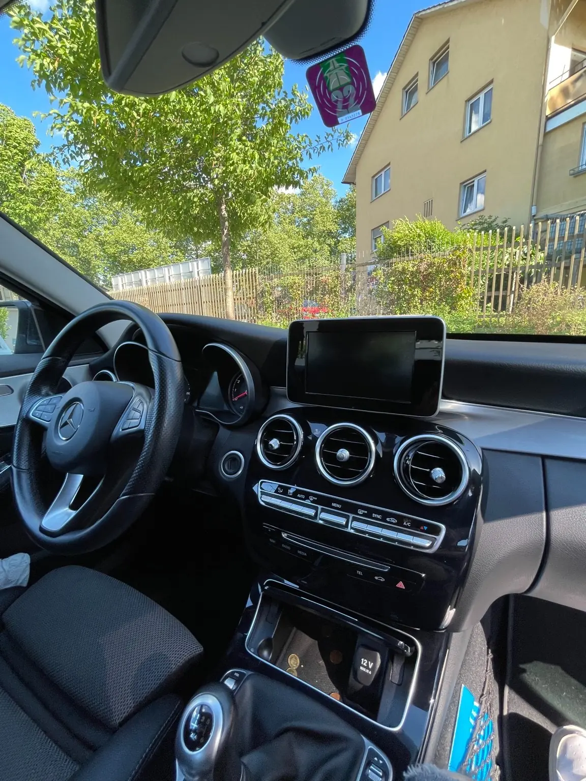 Mercedes-Benz C 180 — Élégance berline avec moteur efficient et 100 000 km — vue extérieure