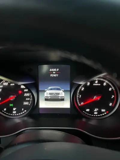 Mercedes-Benz C 180 — Élégance berline avec moteur efficient et 100 000 km — Miniature 7