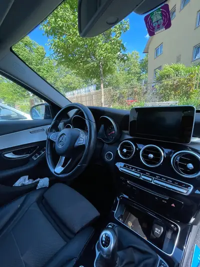 Mercedes-Benz C 180 — Élégance berline avec moteur efficient et 100 000 km — Miniature 8