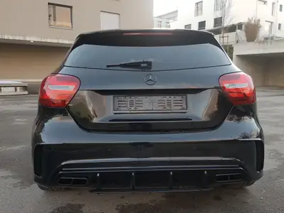 Mercedes-Benz A 45 AMG 4Matic — 360 ch, performance et élégance germanique — Seitenansicht