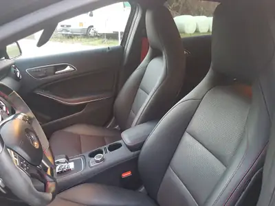 Mercedes-Benz A 45 AMG 4Matic — 360 ch, performance et élégance germanique — Miniatur 7