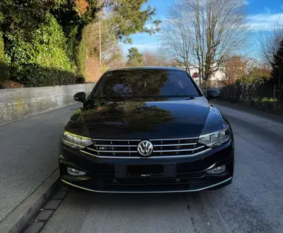 VW Passat TSI 2.0 R-Line — Berline premium 190 ch, état impeccable — arrière