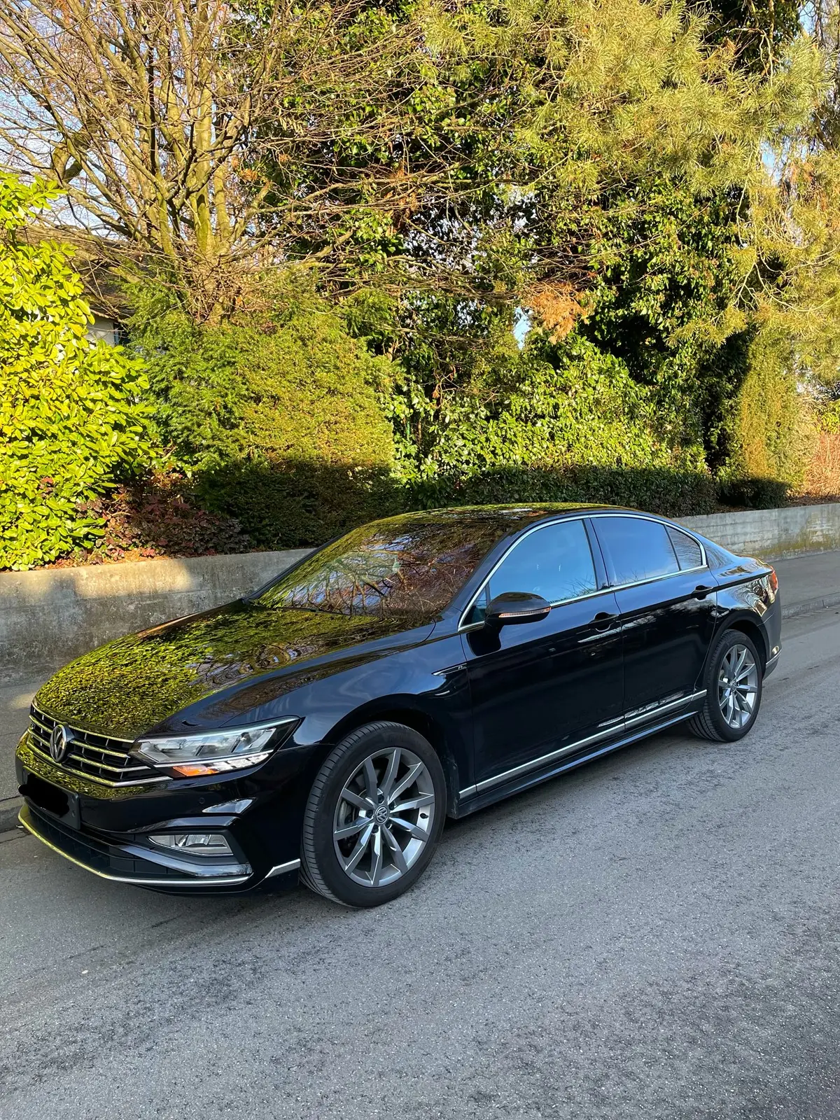 VW Passat TSI 2.0 R-Line — Berline premium 190 ch, état impeccable — vue extérieure