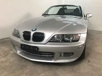 BMW Z3 3.0i Roadster — Cabriolet sportif légendaire, intérieur bicolore, état impeccable — vista posteriore