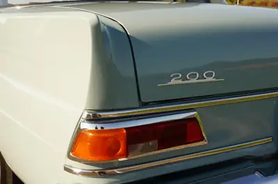 Mercedes-Benz 200 1965 — Berline classique d'époque, MFK neuf — Miniature 7