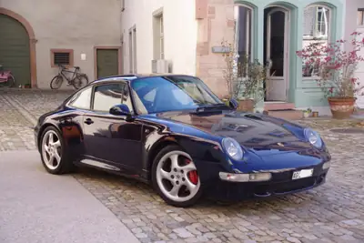 Porsche 911 Carrera 4S 1996 — Légende sportive avec moteur révisionné — Heckansicht