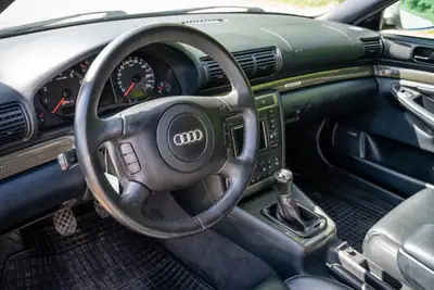 Audi RS4 Avant quattro — Break sport 380 ch, entretien complet documenté — Miniature 10