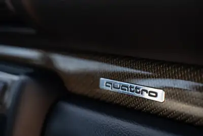 Audi RS4 Avant quattro — Break sport 380 ch, entretien complet documenté — Miniature 18