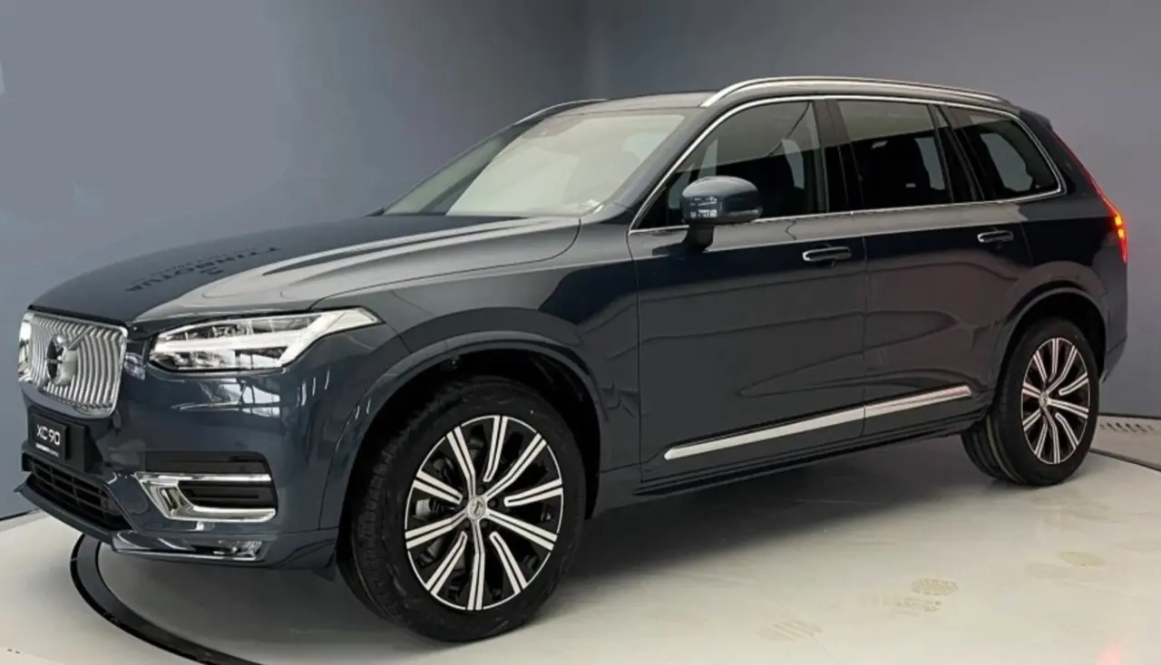 Volvo XC90 B6 Mild Hybrid — SUV 7 places suréquipé, faible kilométrage — vue extérieure