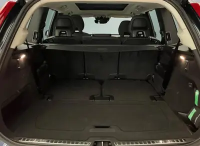 Volvo XC90 B6 Mild Hybrid — SUV 7 places suréquipé, faible kilométrage — arrière