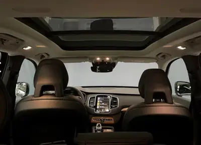 Volvo XC90 B6 Mild Hybrid — SUV 7 places suréquipé, faible kilométrage — tableau de bord