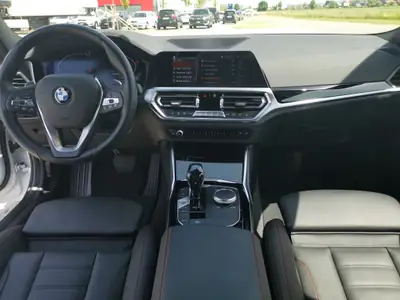 BMW 320d xDrive Sport Line — Diesel performant, 65'000 km seulement — Innenraum
