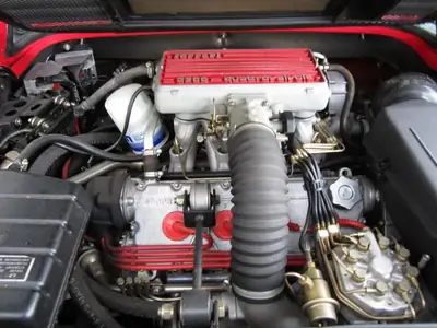 Ferrari 328 GTB 1989 — Chef-d'œuvre italien, 17 500 km, rouge éclatant — tableau de bord