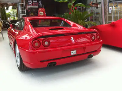 Ferrari F355 F1 1998 — Légendaire coupé sport, boîte séquentielle, seulement 29 000 km — détail