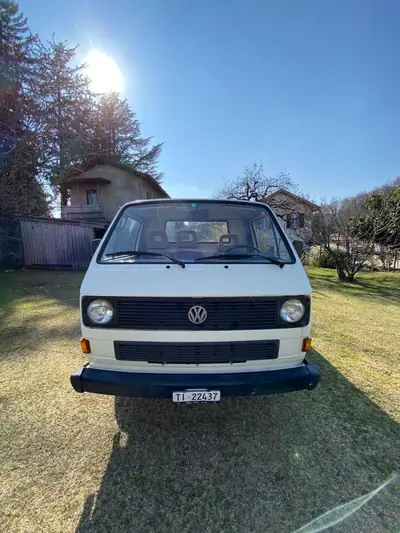 VW T3 2.1 — Un classique utilitaire des années 80, moteur fiable et spacieux — vista esterna