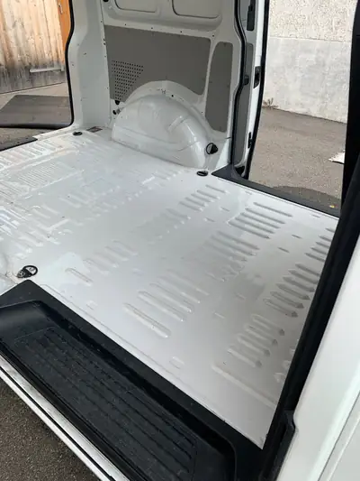 VW T6 2.0 TDI 4Motion — Utilitaire robuste tout-terrain, 236 000 km — Thumbnail 13