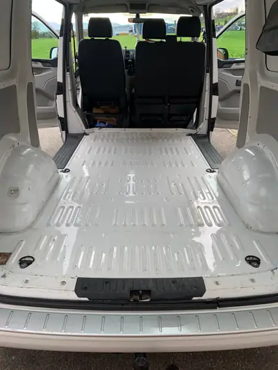 VW T6 2.0 TDI 4Motion — Utilitaire robuste tout-terrain, 236 000 km — Thumbnail 14