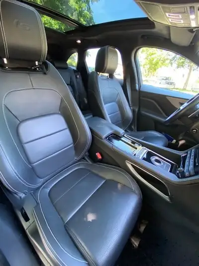 Jaguar F-Pace 3.0 V6 S AWD — SUV premium 380 ch, sans sinistre, 135'000 km — cruscotto
