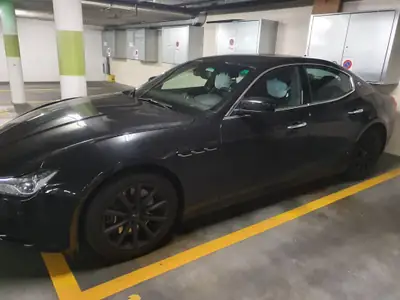 Maserati Ghibli D 3.0 V6 Automatica — Berline de prestige diesel, 77 500 km — vista esterna