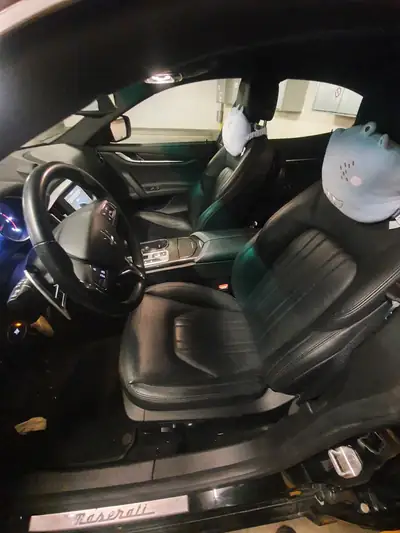 Maserati Ghibli D 3.0 V6 Automatica — Berline de prestige diesel, 77 500 km — vista posteriore