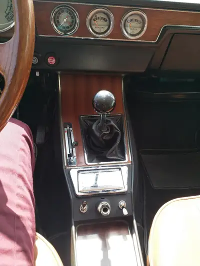 Alfa Romeo Giulia 2000 Berlina 1973 — Classique d'exception, état d'origine préservé — Miniature 14