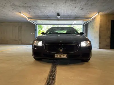 Maserati Quattroporte 4.2 V8 Sport GT — Berline de prestige 400 ch, entretenue — vista esterna