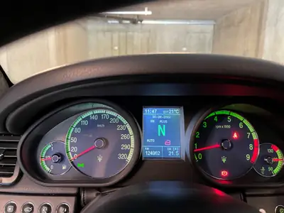 Maserati Quattroporte 4.2 V8 Sport GT — Berline de prestige 400 ch, entretenue — interni