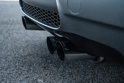 BMW M3 G-POWER 500 CV — Berline sportive haute performance, suspensions KW ajustables — detail