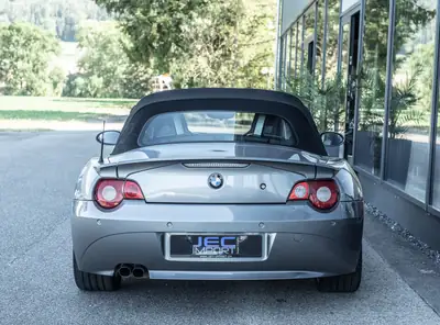 BMW Z4 3.0i Roadster 2005 — Cabriolet sportif légendaire, moteur 231 ch — dashboard